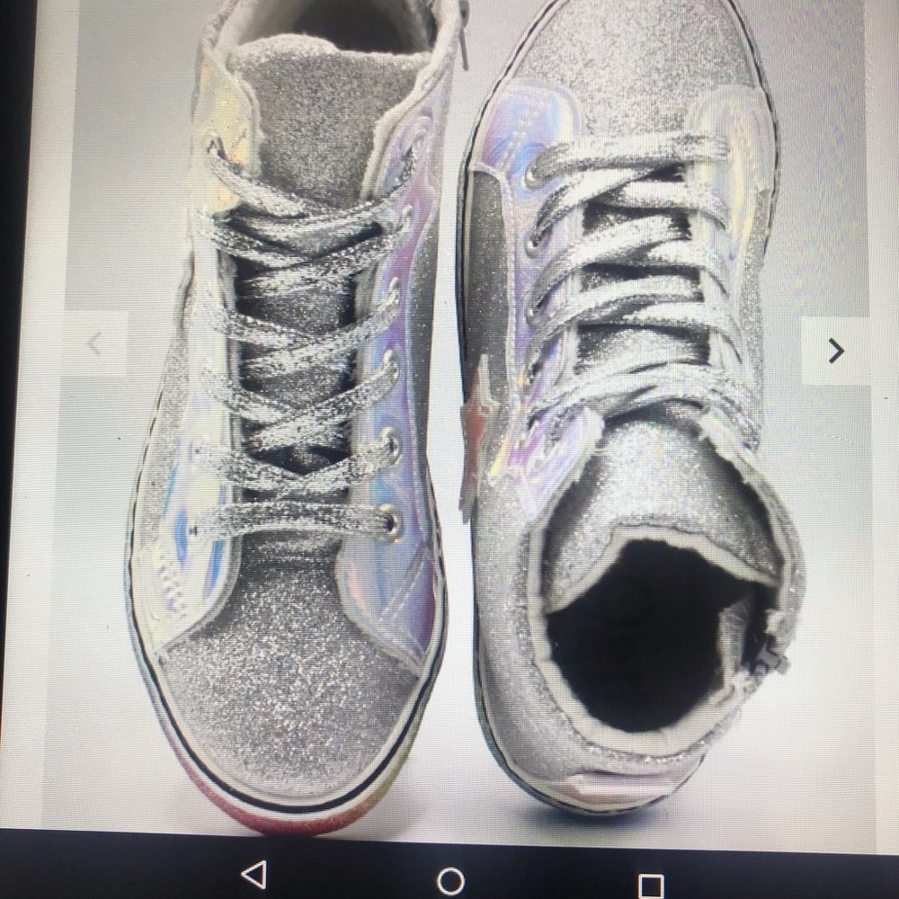 Sneakers - Picture 6 of 7